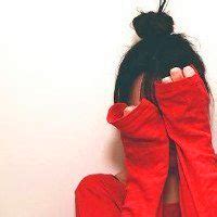女人穿红色衣服漂亮的句子
