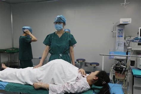 臀位剖腹产是竖剖还是横剖