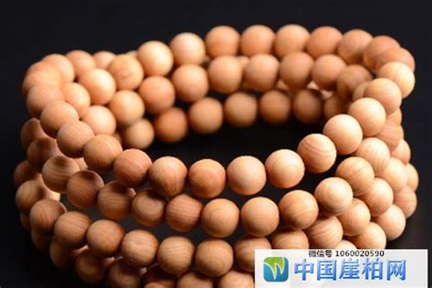 包槳的崖柏手串是什么樣子