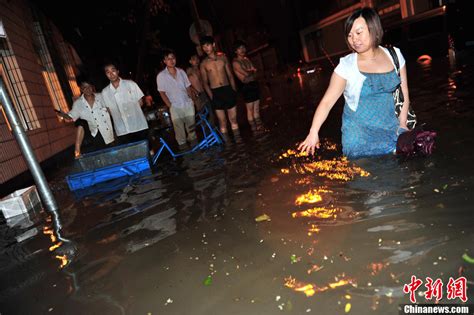罕见暴雨袭击南京城 90多孩子被困
