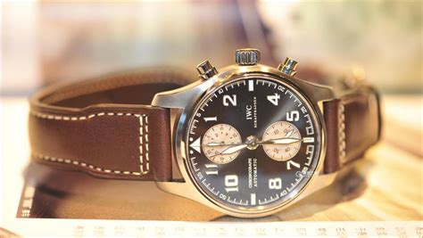 上海萬國(IWC)自動機械表不走了是什么原因？