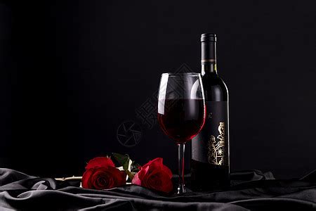 那什么樣的 紅酒 配什么樣的高腳杯呢