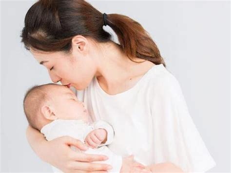 婴儿怎么样抱才是正确的姿势