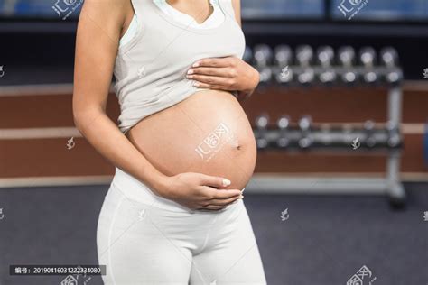 模特孕妇怀孕大肚子